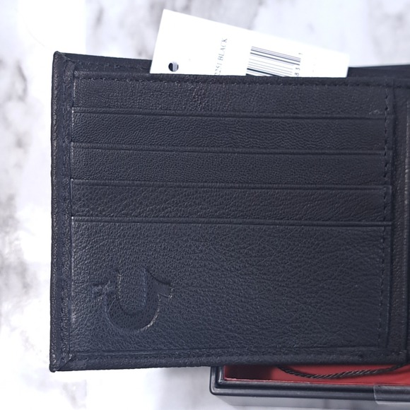 True Religion Men's Leather Bifold Wallet Black With Desk Valet RFID Protection - Picture 3 of 10